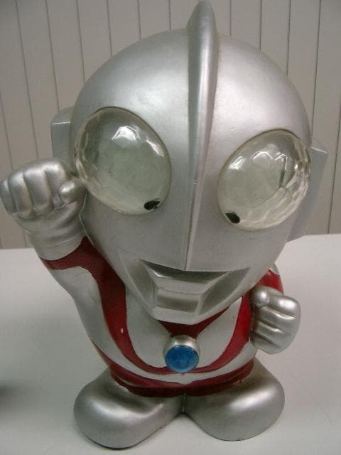 ウルトラマン　　オリジナル ビッグ 貯金箱 昭和レトロ RUNA ラナ