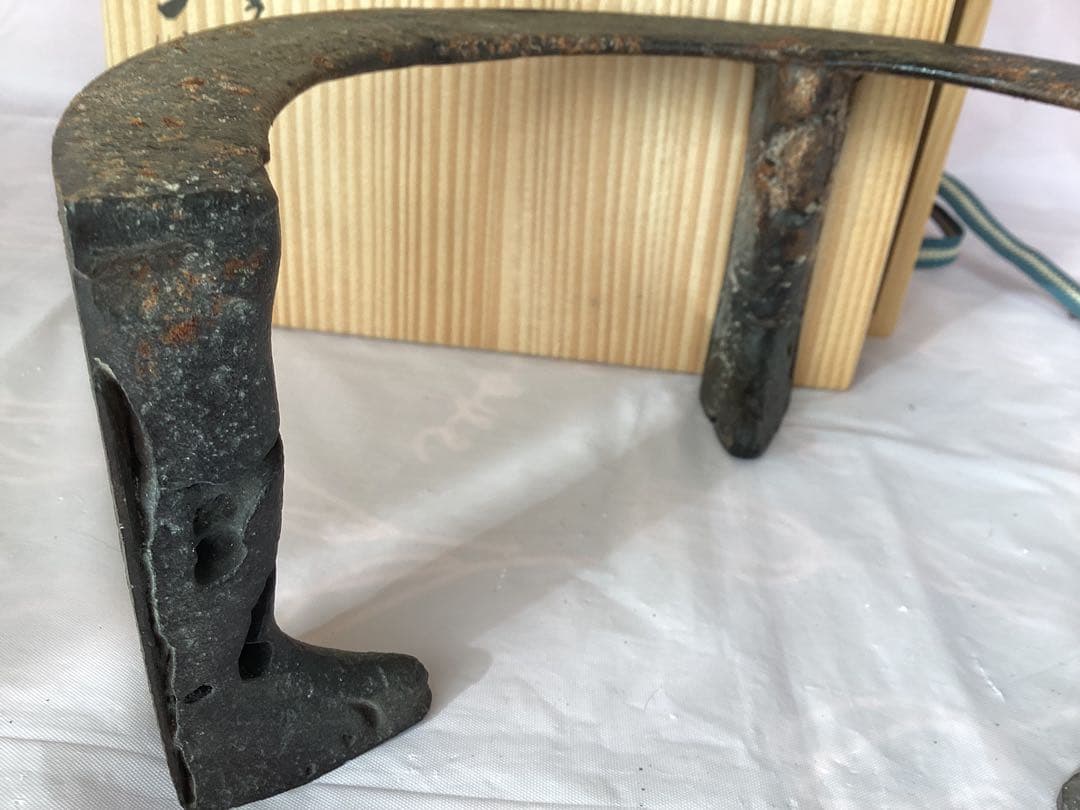 作家物　茶道具　釜師　木村一無　虫喰五徳　鉄製 茶釜台 栞・木箱付き