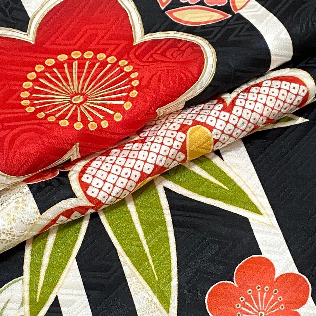 ⭐︎K0687 正絹 振袖 レンタル店放出品 黒色 ガード加工 古典柄 13号