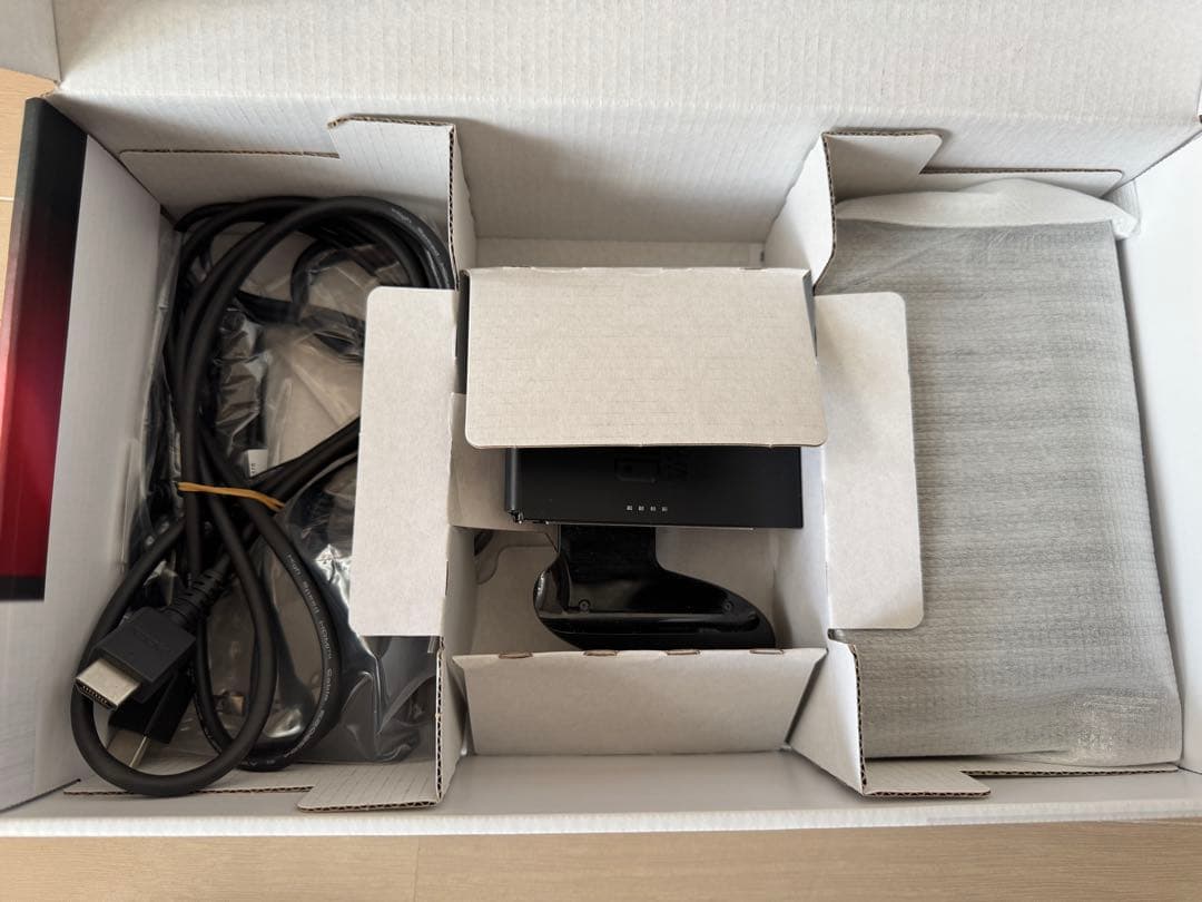 Nintendo Switch 本体 保護フィルム ケース付き