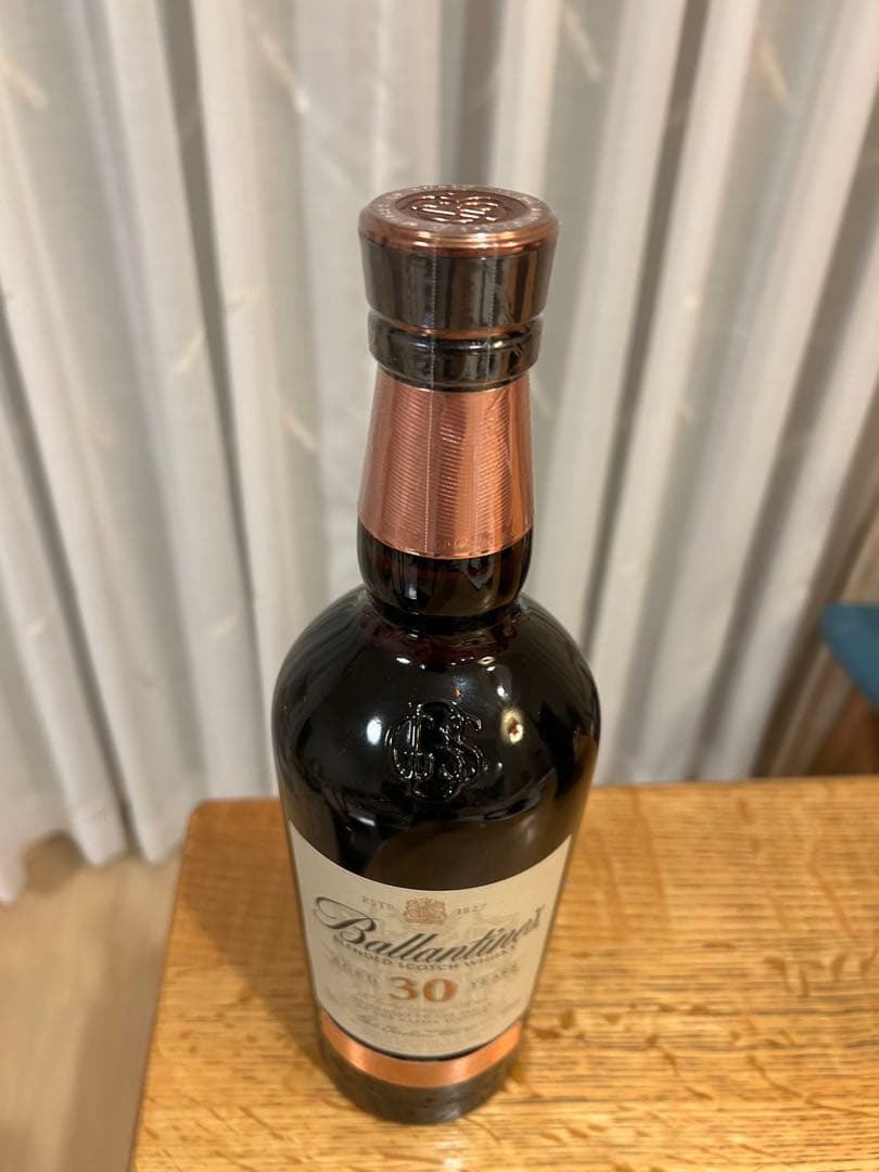 ウイスキー Ballantine's 30 Year Old Scotch Whisky