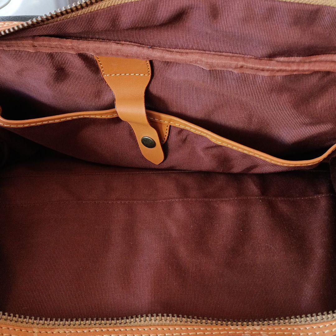 J,プレスのボストンバッグ