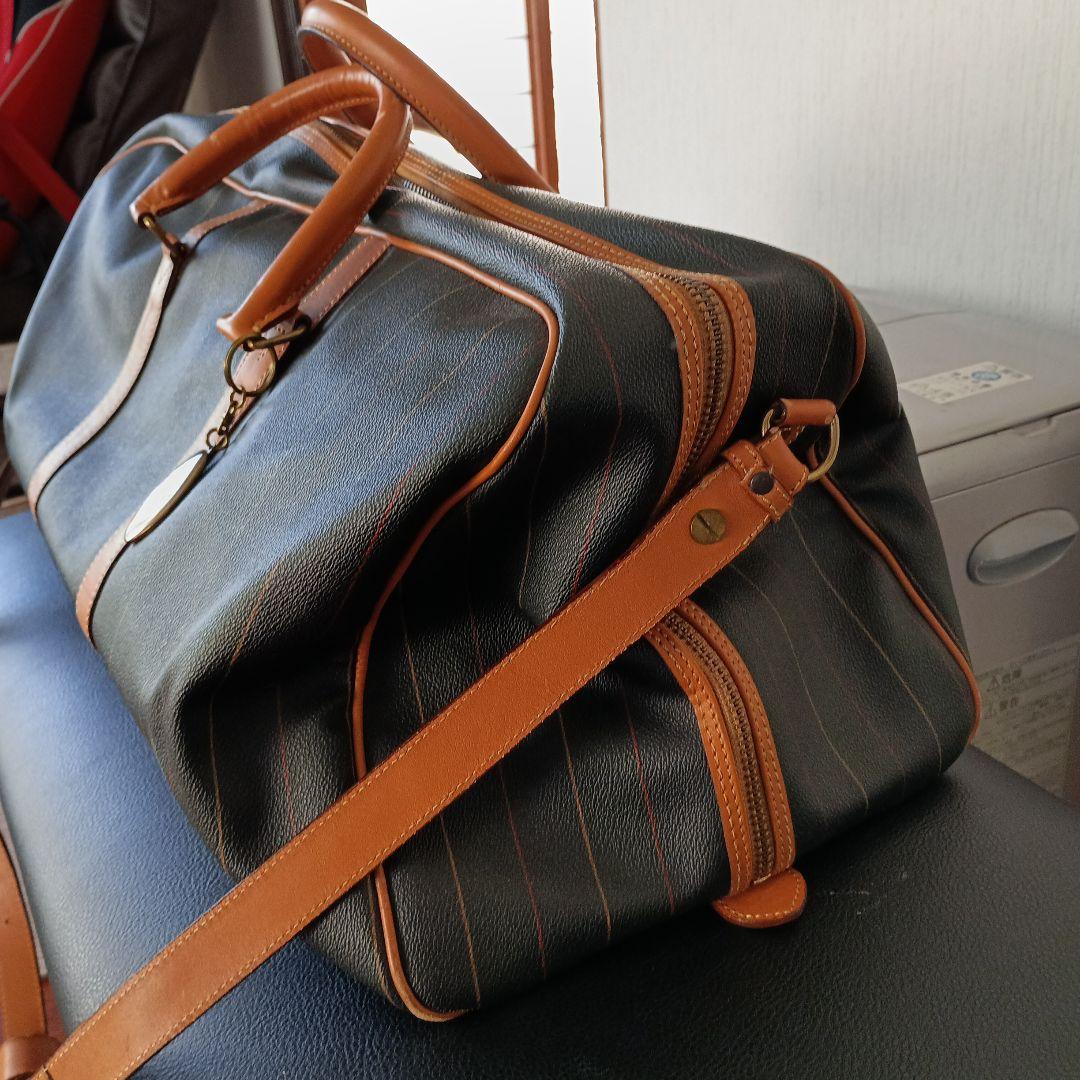 J,プレスのボストンバッグ