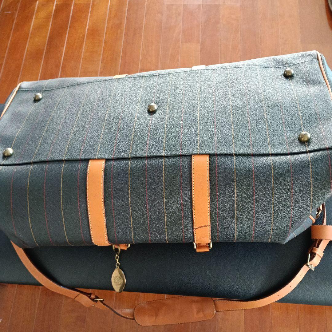 J,プレスのボストンバッグ