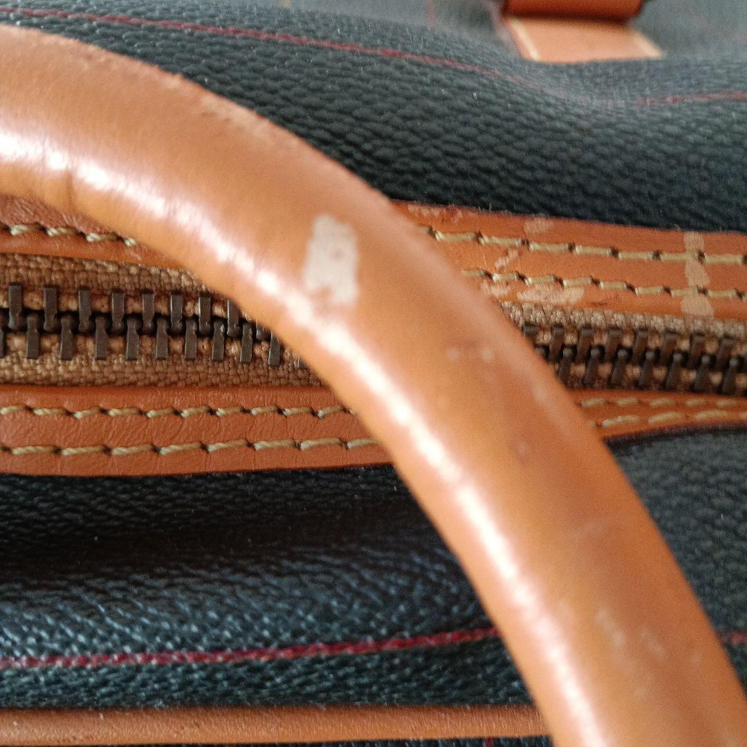 J,プレスのボストンバッグ