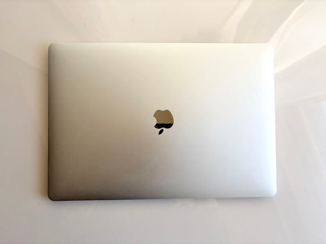 MacBook本体 Macbook pro 2019 15inch 16GB 2.4GHz 9i