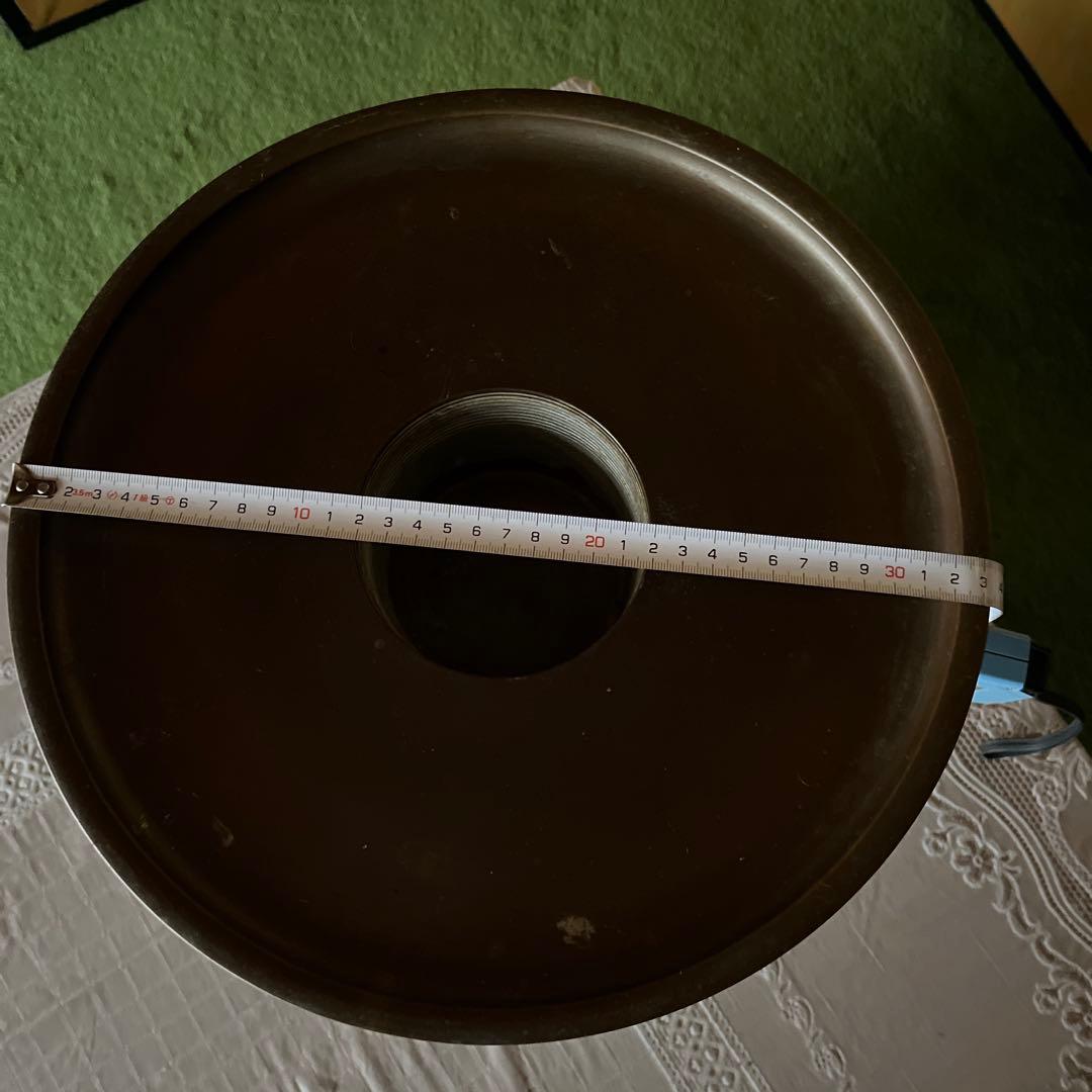 T*s様 ゲキレア透かし彫り　薄端　金属製　三つ足　華道具