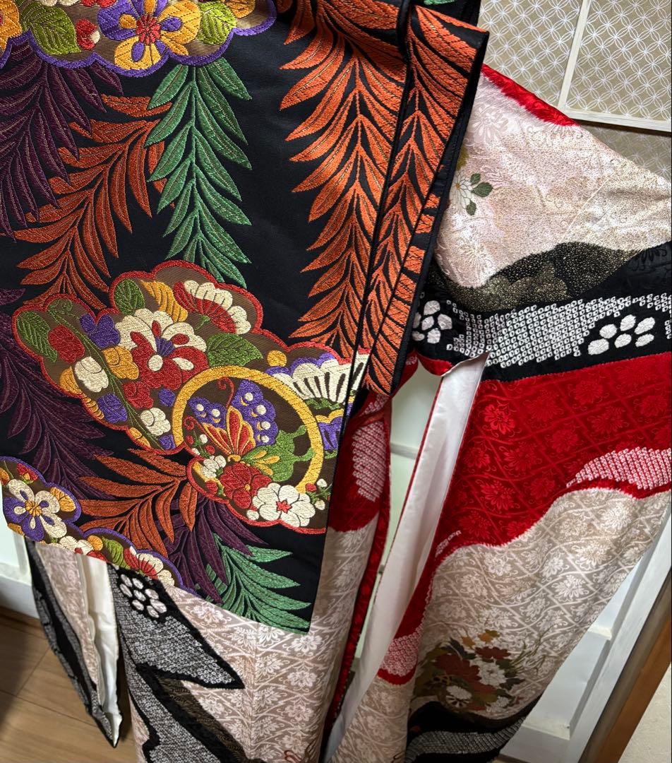 セミアンティーク 振袖7点セット 正絹部分絞りに箔使い　 赤黒白 華やか古典美