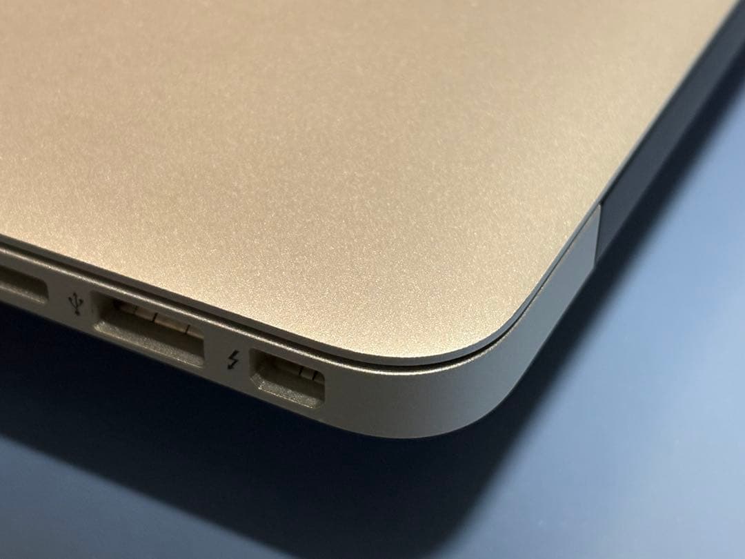 Apple MacBook Air 13インチ/8GB/256GB/良品