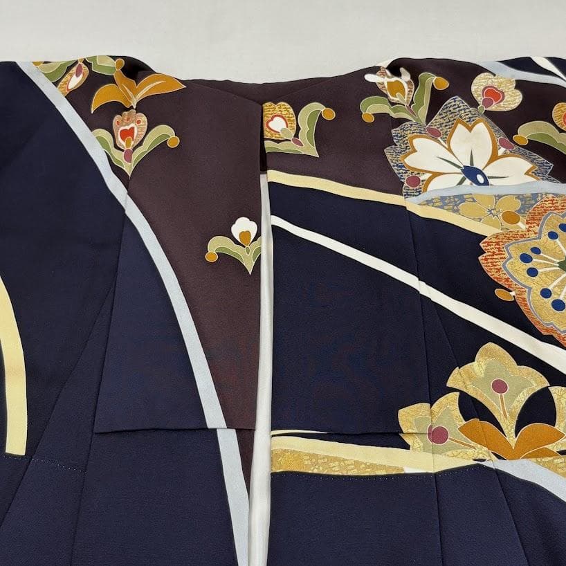 ゆりのはな　本振袖　京友禅金彩加工　金駒刺繍　ちりめん　紺/紫色　正絹　I403