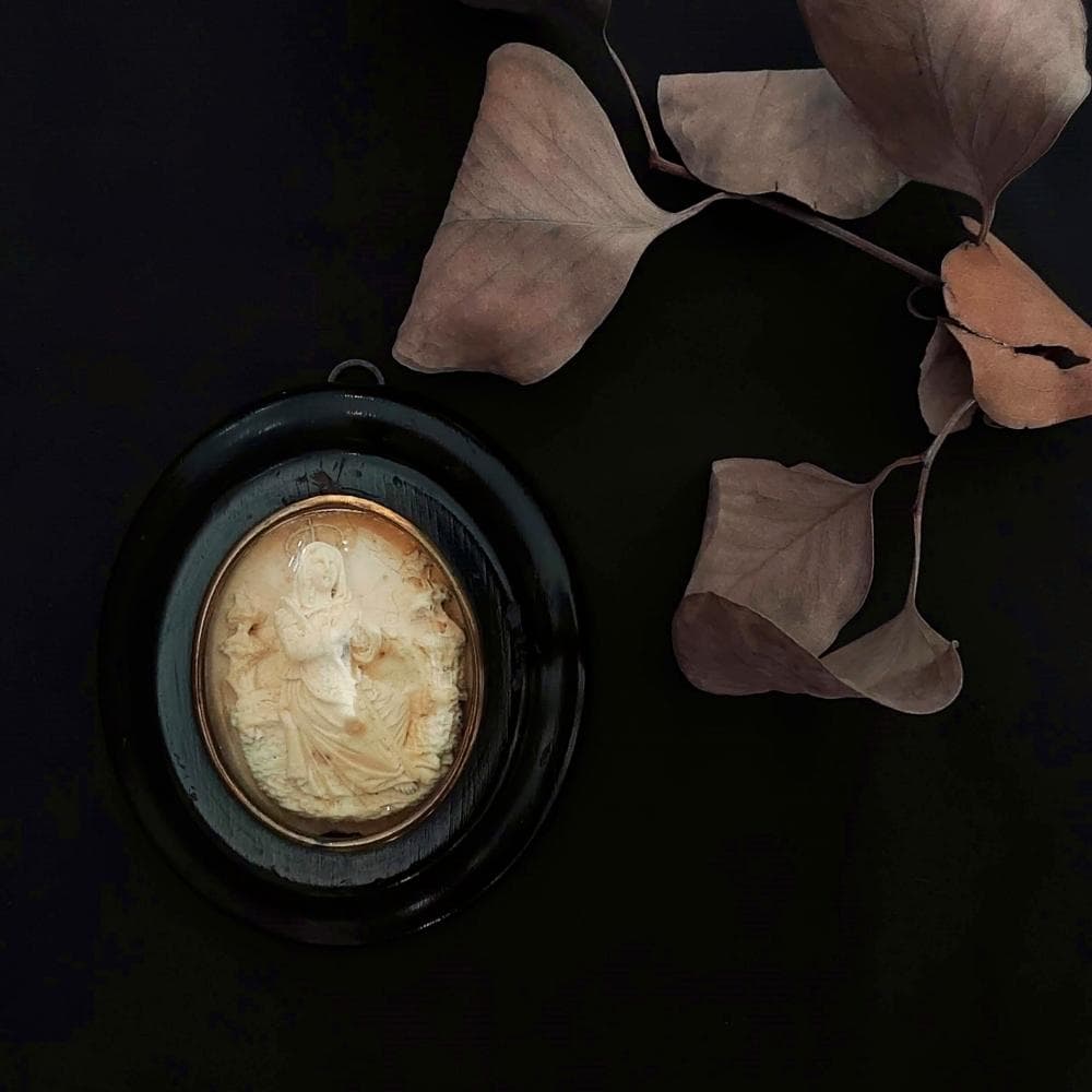 アンティーク　メダイヨン　1800年代　フランス　聖母マリア　石膏　ガラスドーム