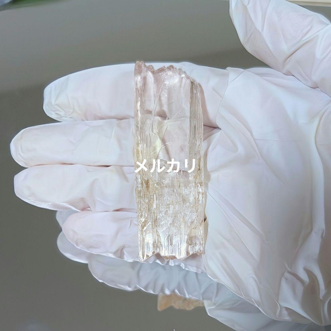 イエロークンツァイト原石