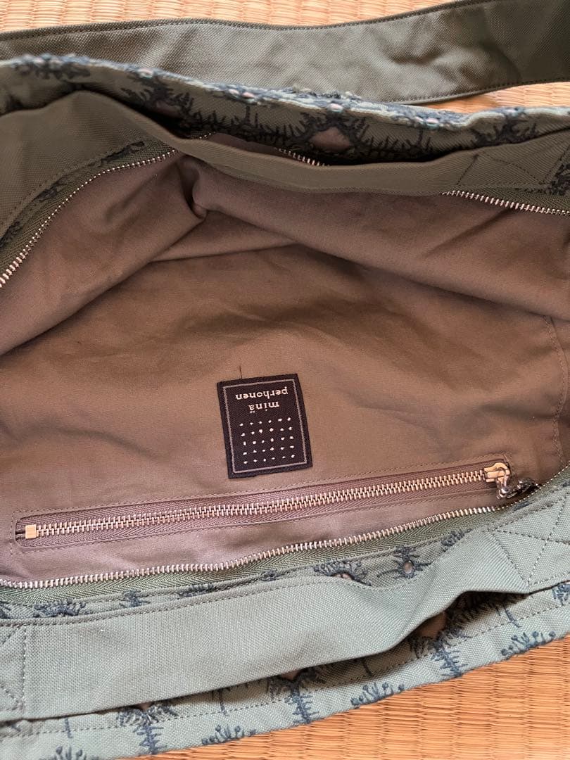 ミナペルホネン　anemone 花柄 グリーン　ショルダーバッグ