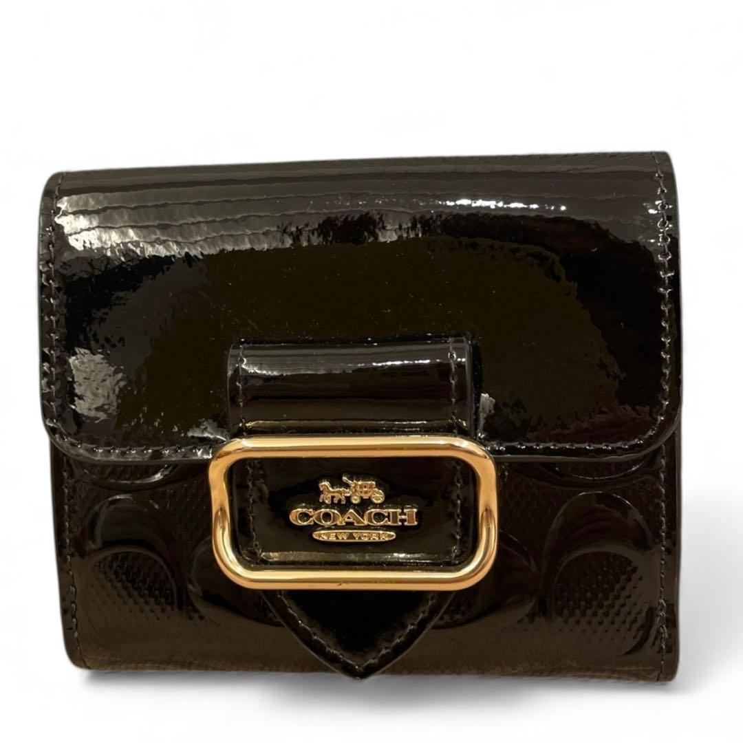 【未使用級】COACH 二つ折り財布 パテントレザー シグネチャー ブラック 黒