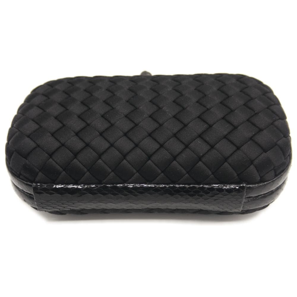 ボッテガヴェネタ イントレチャート サテン レザー クラッチバッグ Y04790