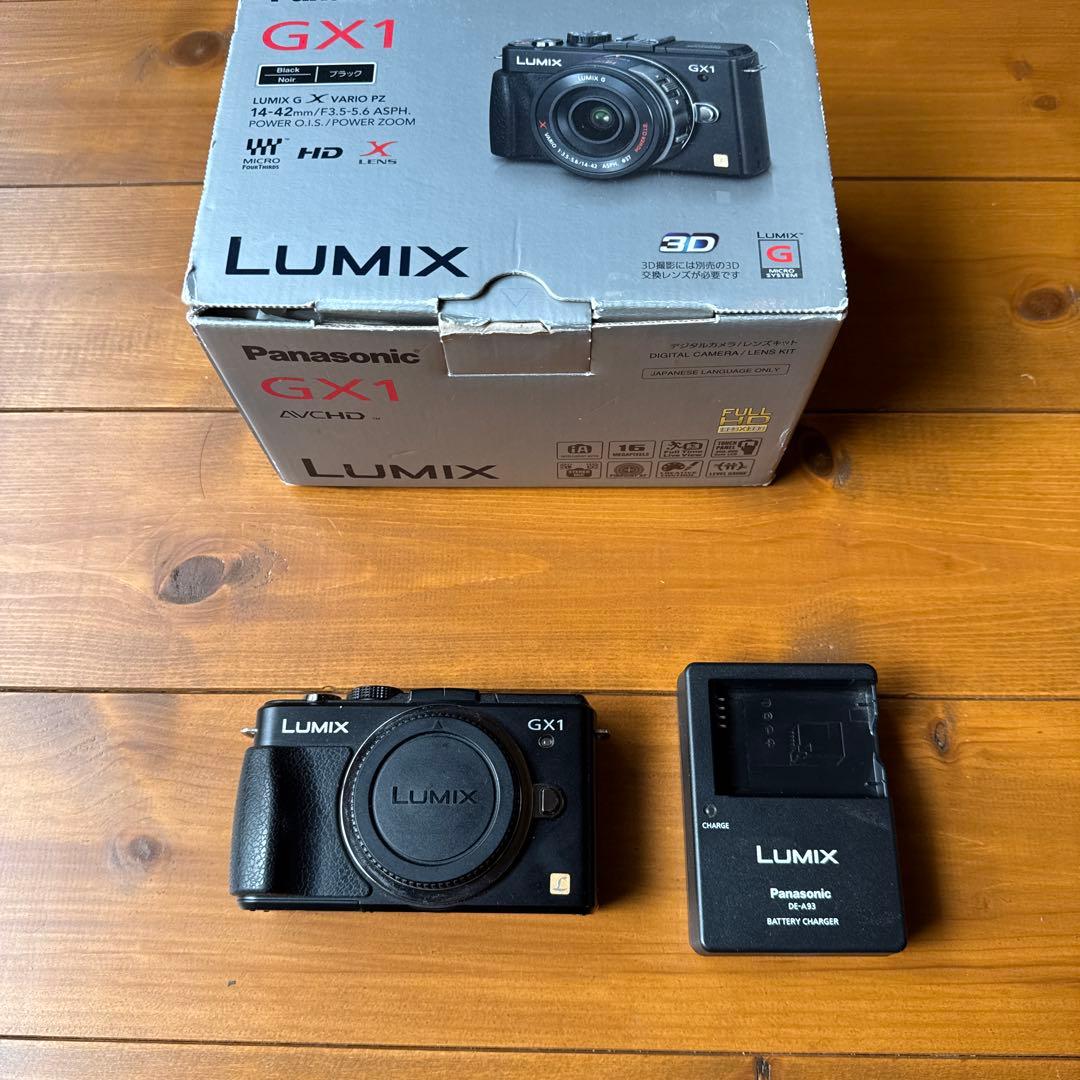 Panasonic LUMIX GX1 ミラーレス一眼 本体と充電器