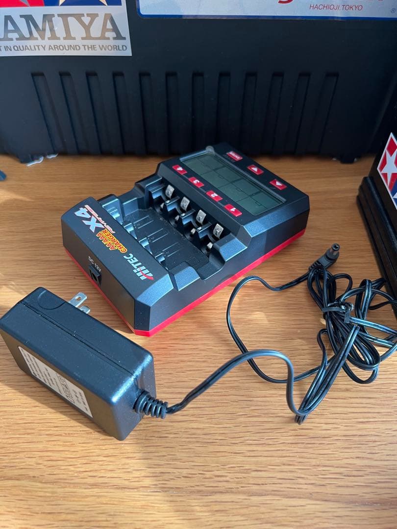 ■激レア　iTec X4 マルチバッテリーチャージャー