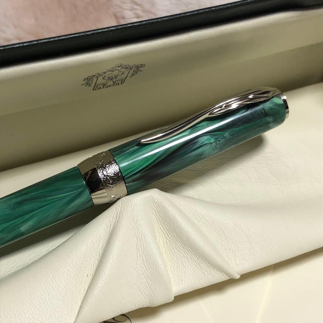 新品未使用 廃番品 ピナイダー ボールペン ジェムストーン マカライトグリーン
