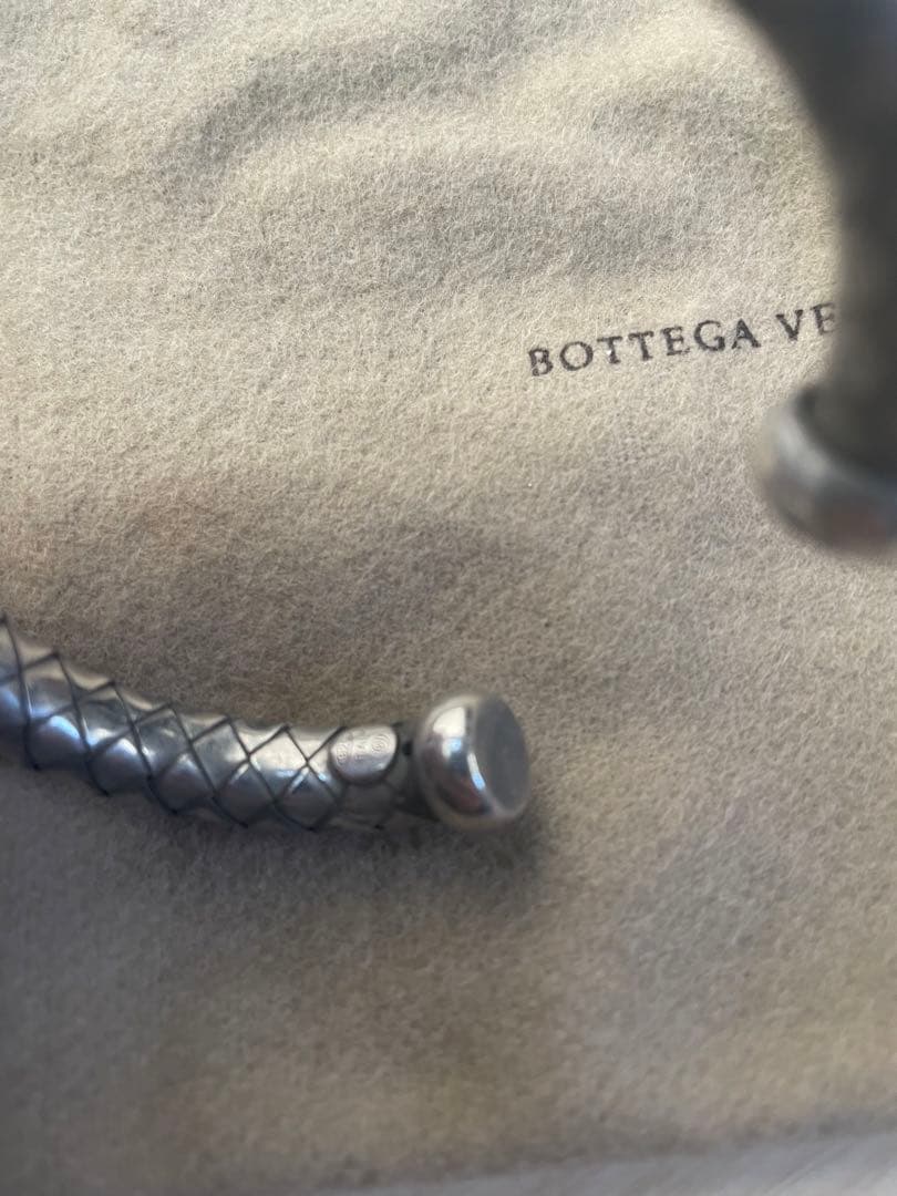 値下！　ボッテガヴェネタ　　イントレチャートAg925 バングル