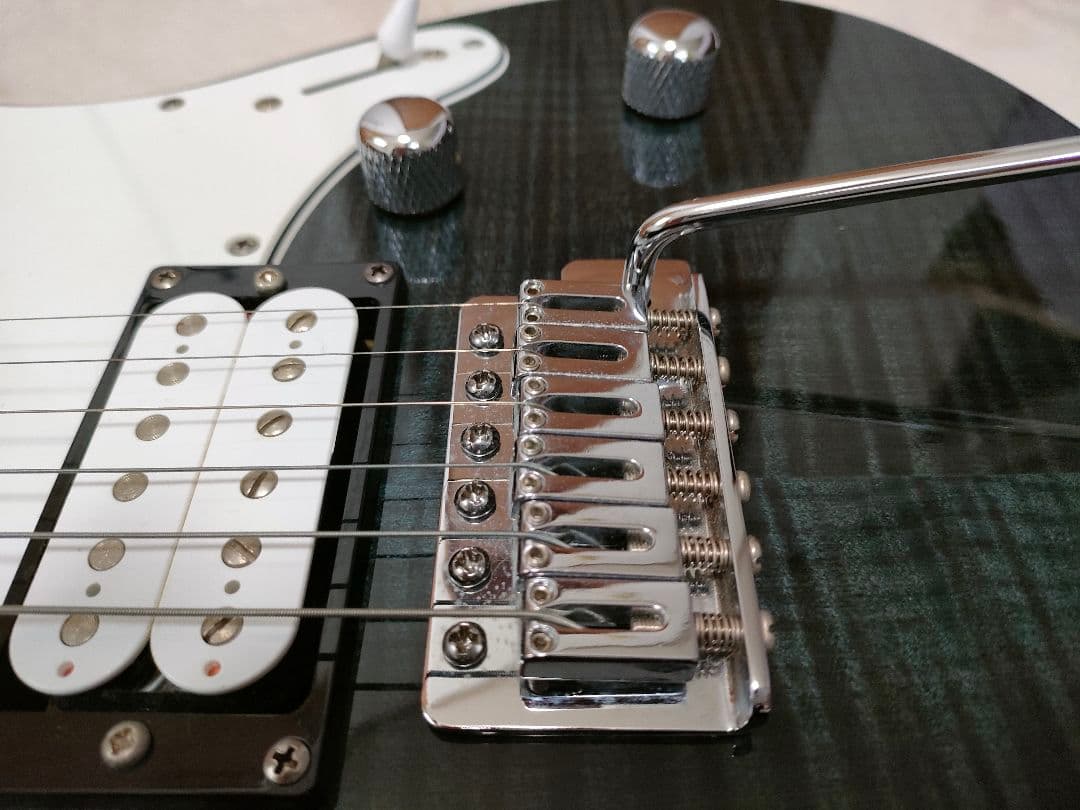 ほぼ新品YAMAHA PACIFICA PAC212VFMブラック（ケース付）