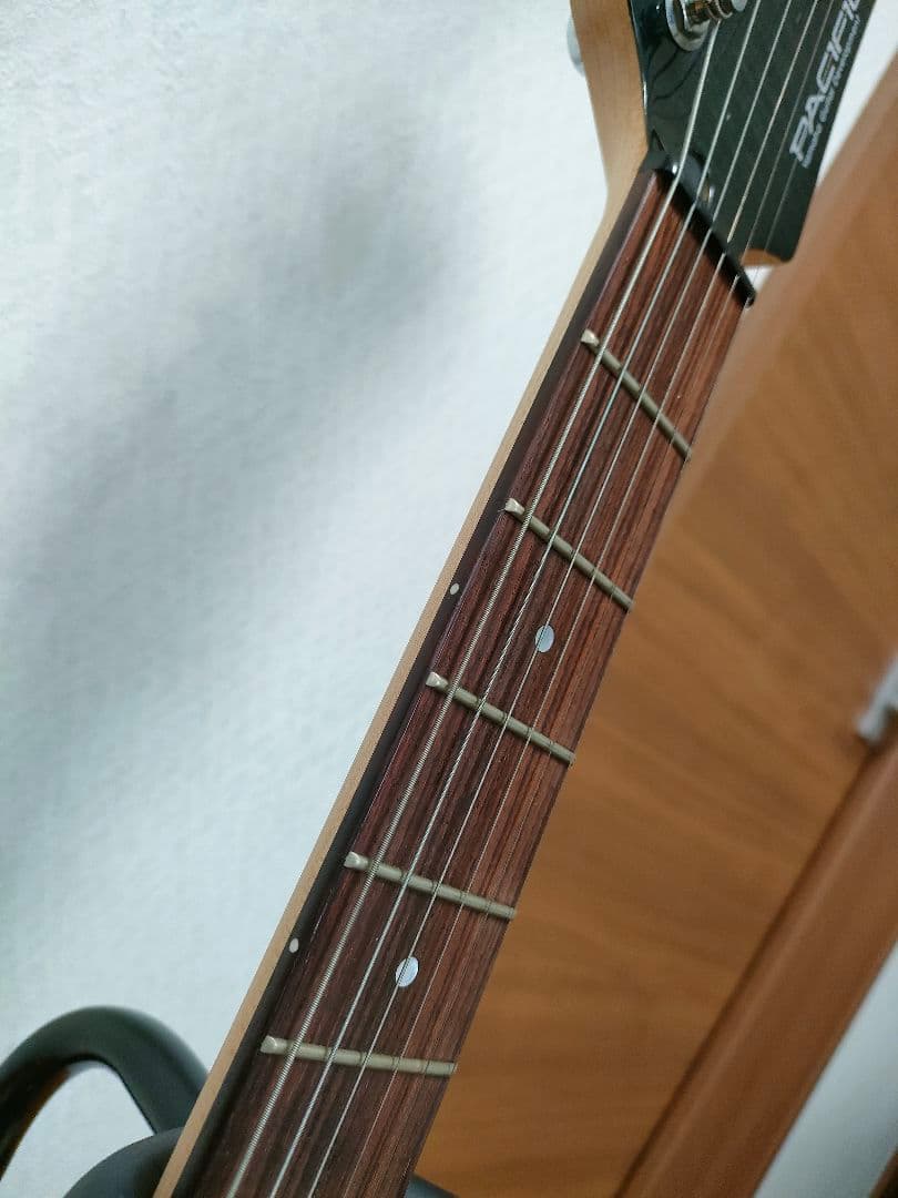 ほぼ新品YAMAHA PACIFICA PAC212VFMブラック（ケース付）