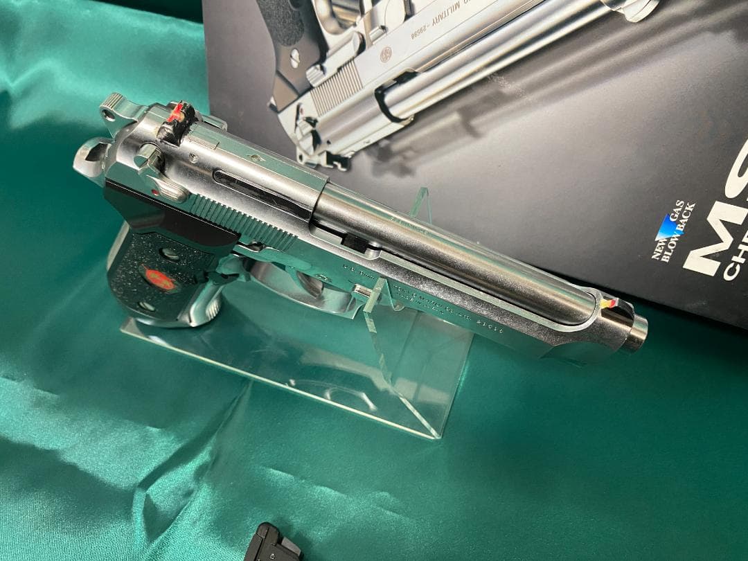 東京マルイ　M92F バイオ サムライエッジ　予備マグ付　ガスブロ　クローム