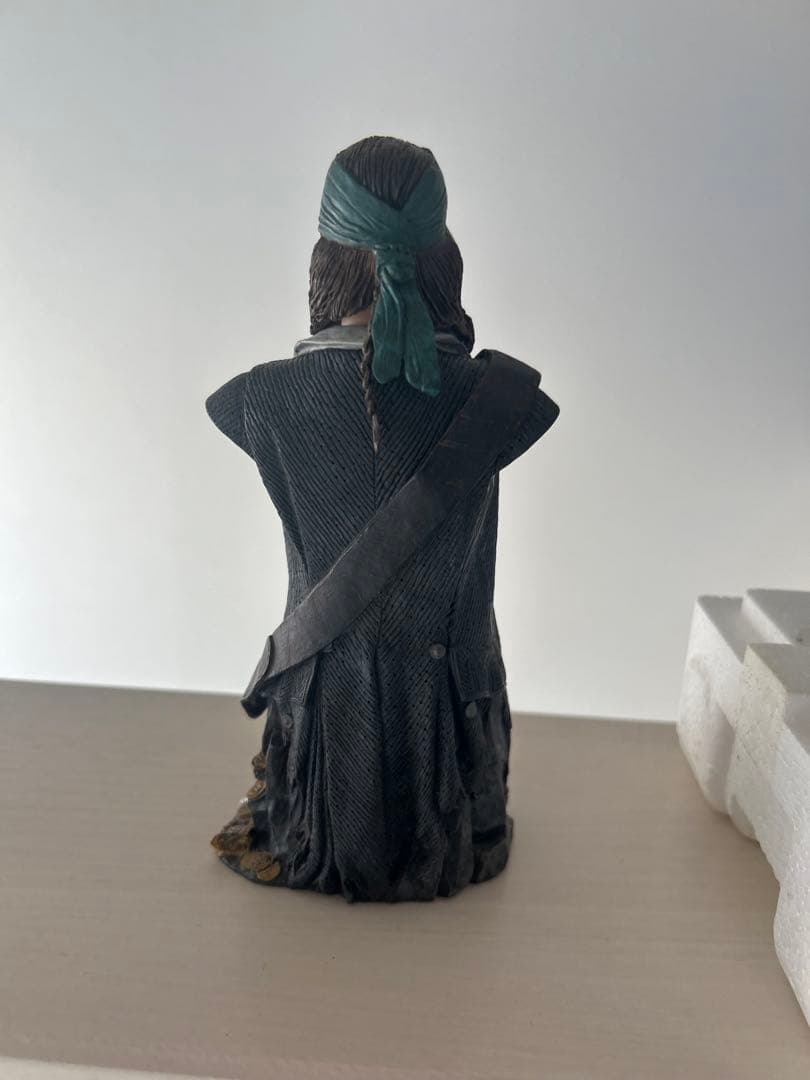 2500体限定パイレーツオブカリビアン　キャプテンバルボッサミニバストフィギュア