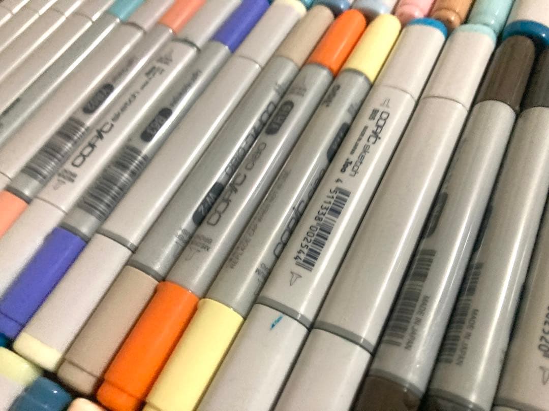 Copic Sketch、Copic Ciao、バリオリスインクの合計147本