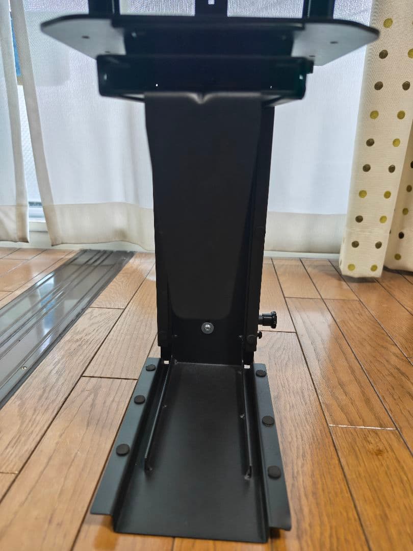 デスクトップPC吊り下げブラケット