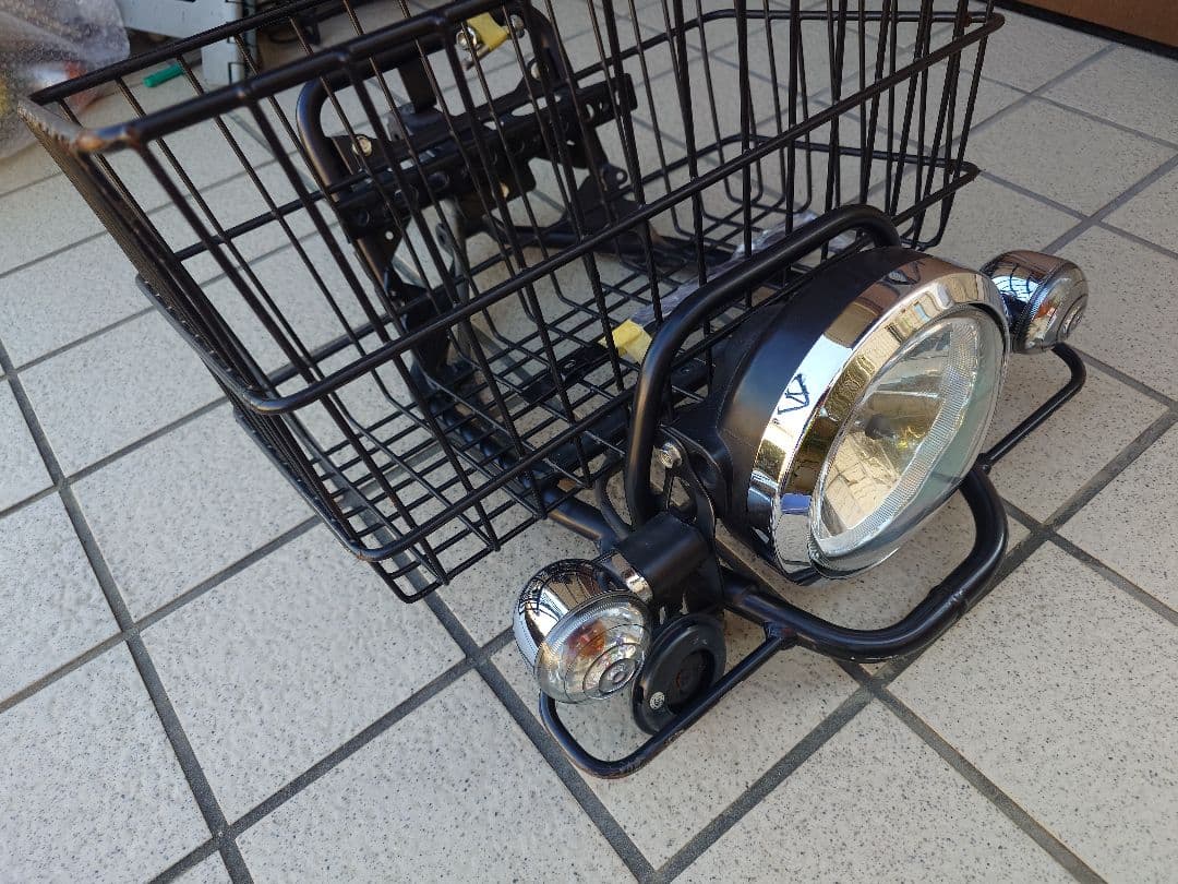 カブ50プロ AA04 ヘッドライト ウインカー 前カゴ ステー