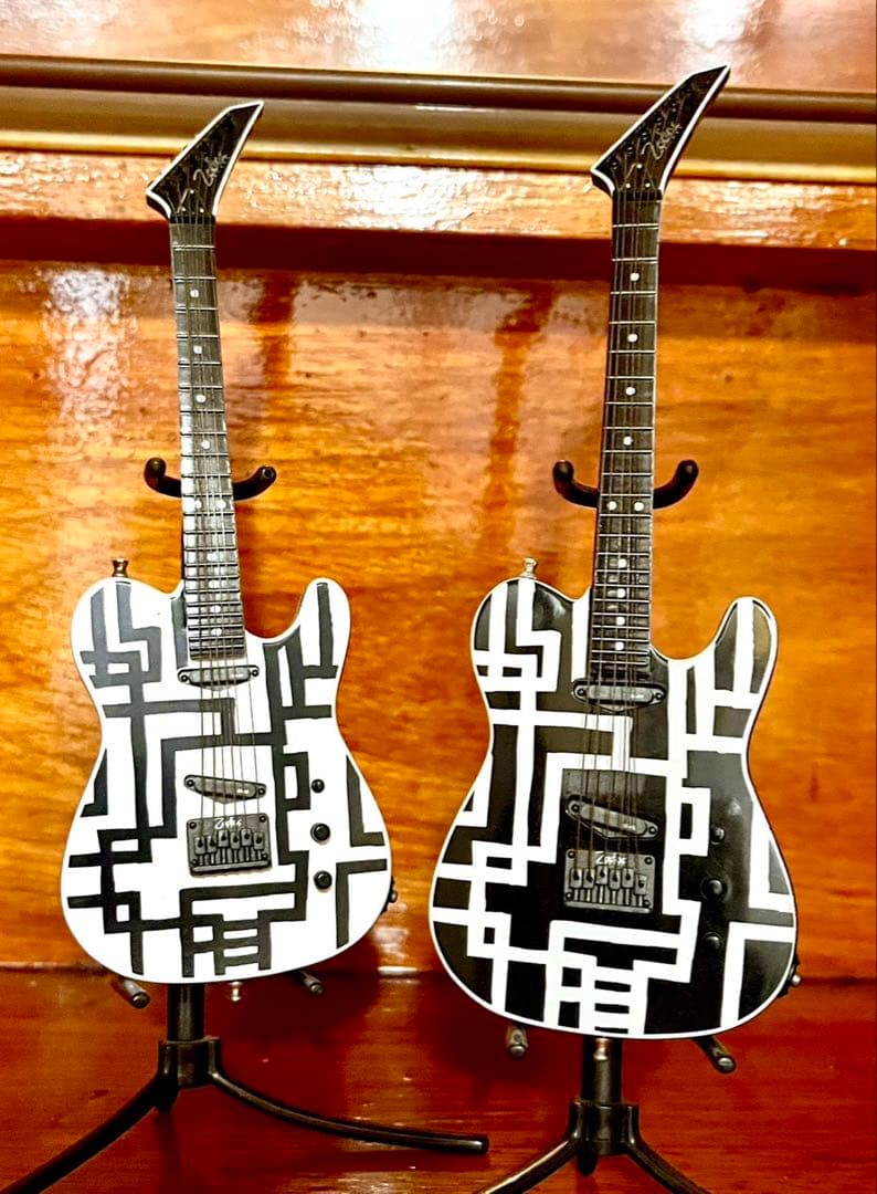 布袋寅泰 エレキギター フィギュア2本セット