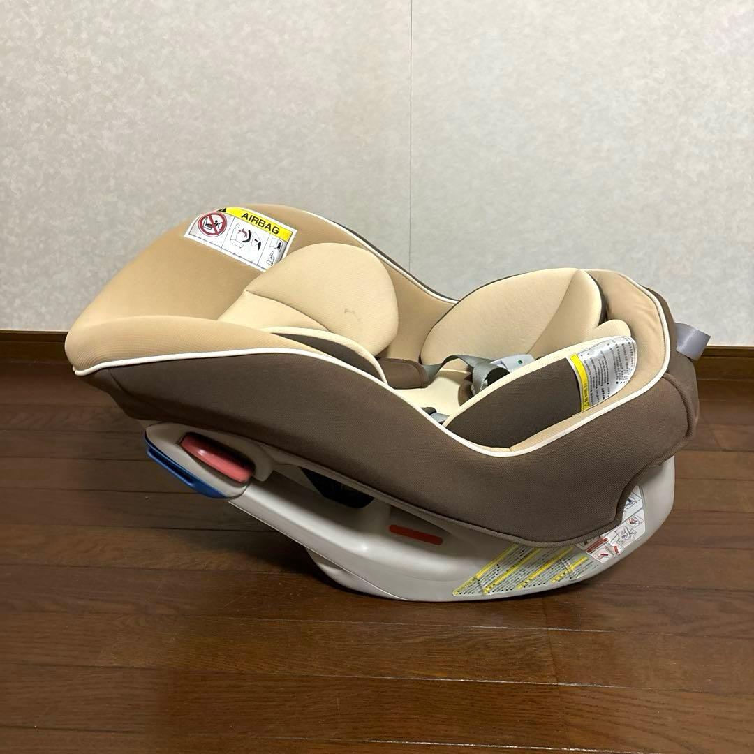 【美品】Combi コンビ コッコロ ヘーゼルナッツ 新生児OK