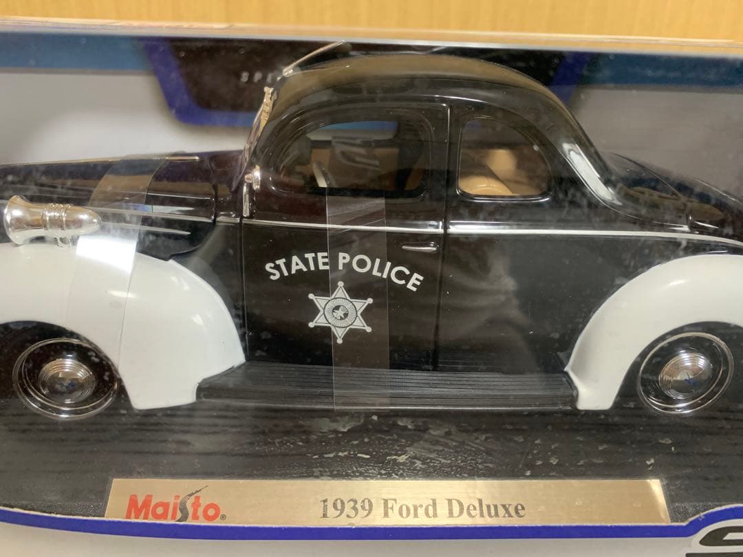 【期間限定値下げ】アメリカングラフティー 1/18及び1/24ミニカー8台セット