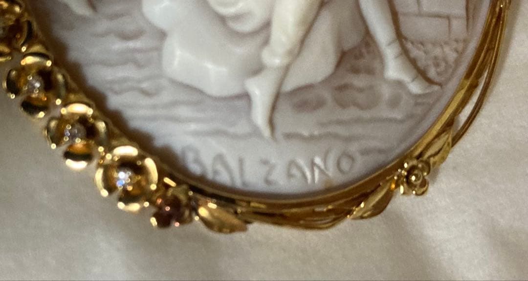 バルザーノ カメオ シェル製 ゴールド枠