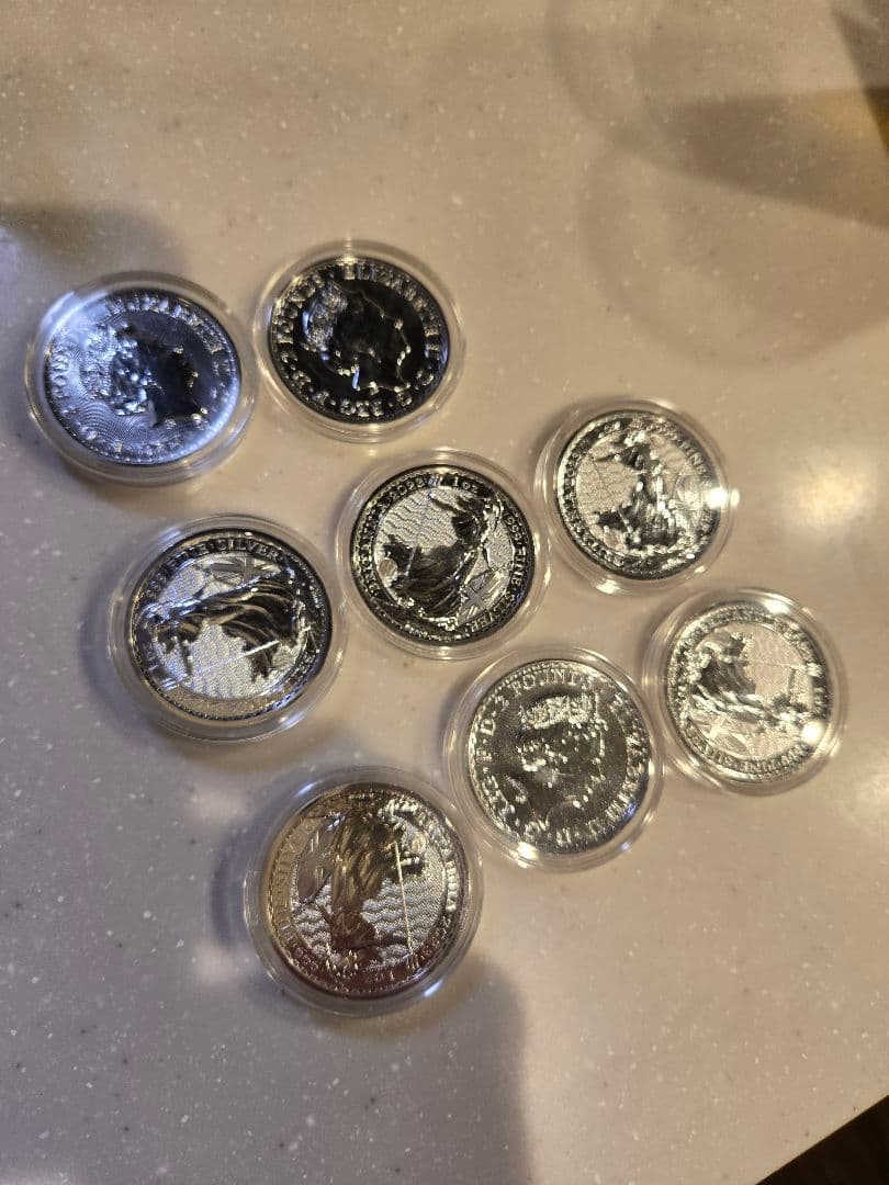 【純銀】2023 エリザベス女王 1オンスx8　銀貨　ケース付