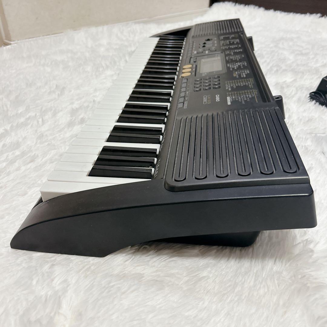CASIO 61鍵盤 光ナビゲーションキーボード LK-113 電子ピアノ