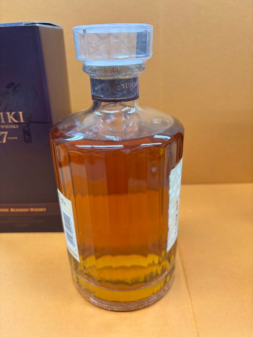 未開栓 サントリ一 響17年 古酒700ml 43% 箱付