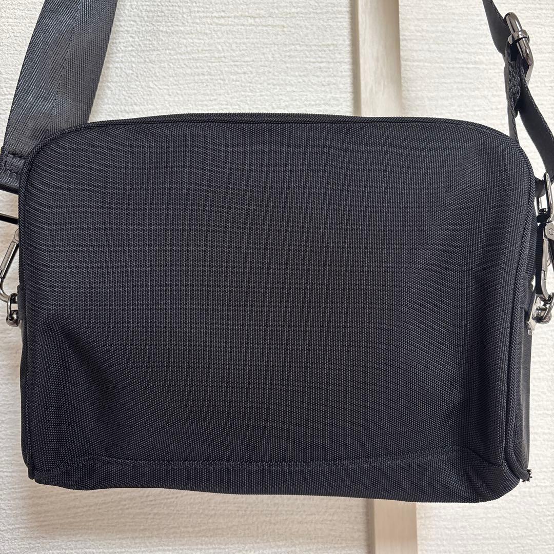 GUCCI シンプルデザイン 黒 美品 チェーンショルダー ポーチ グッチ