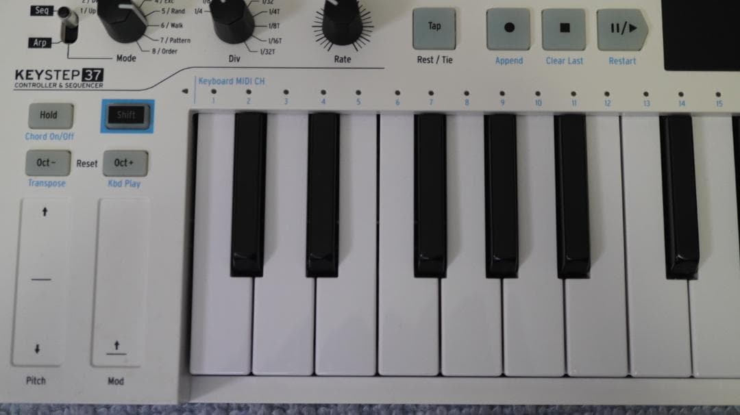 ARTURIA Keystep 37 MIDIコントローラー