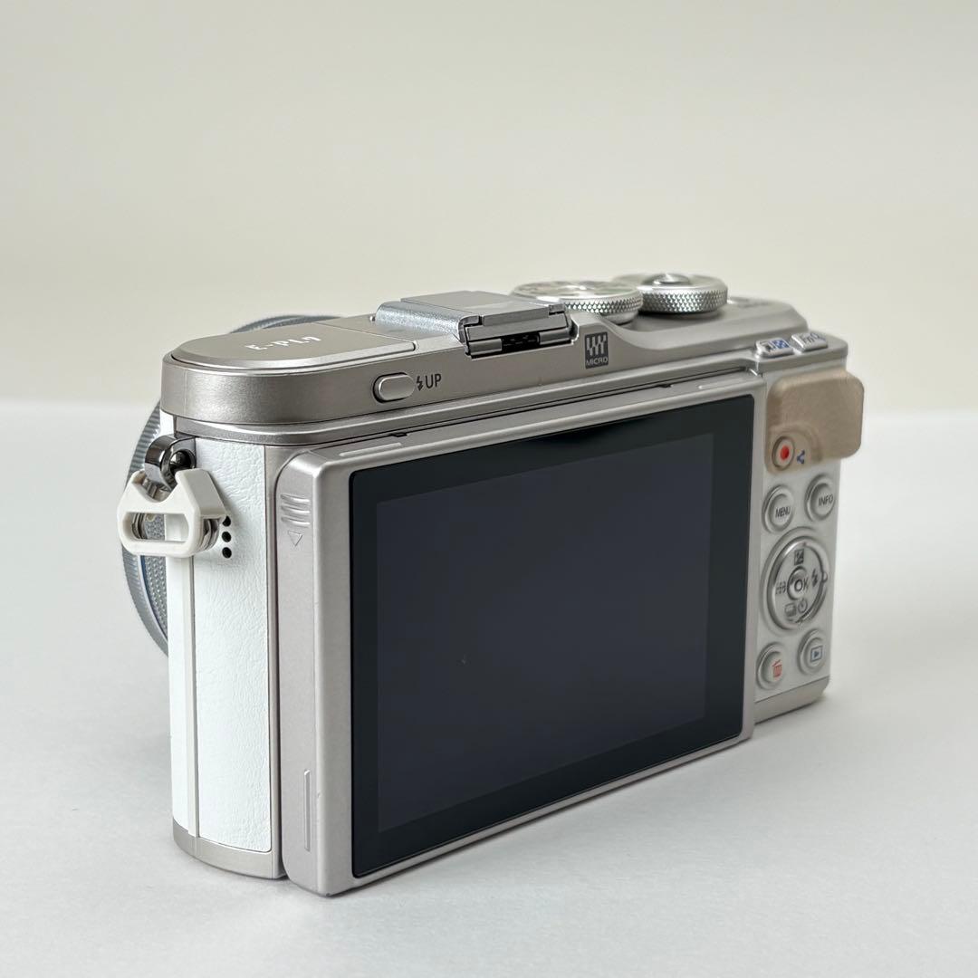 OLYMPUS PEN E-PL9ミラーレス一眼カメラ 本体レンズ Wi-Fi