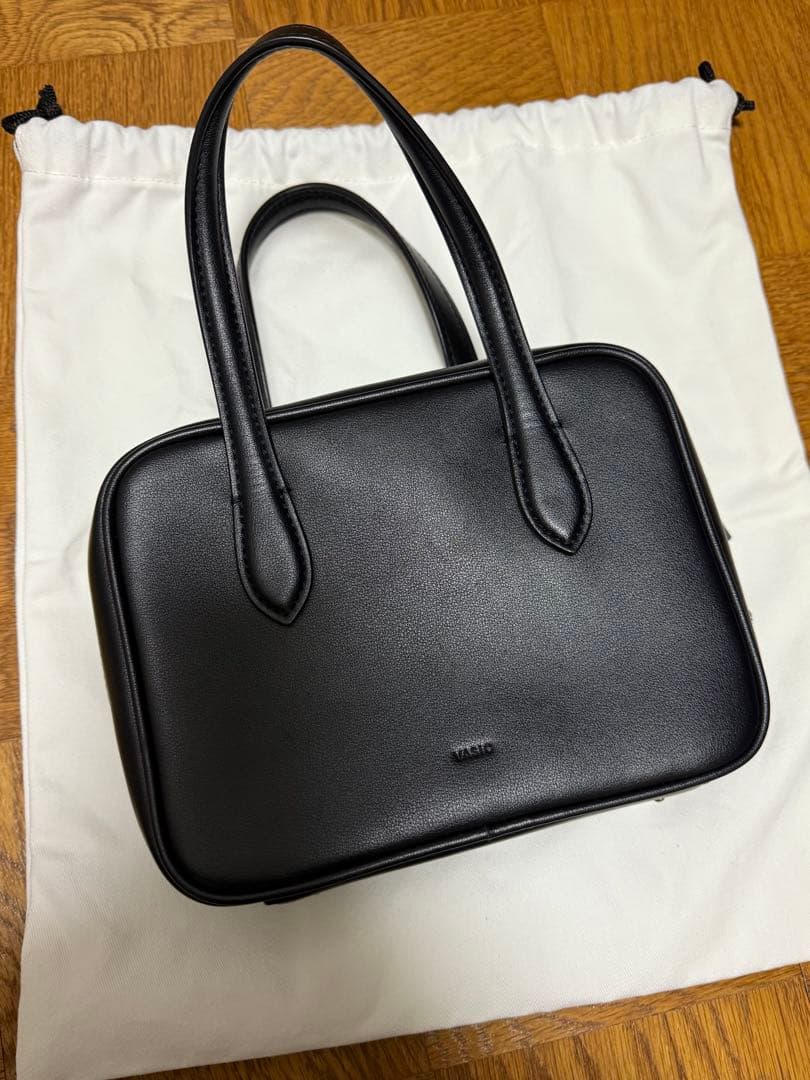 VASIC ブラック ハンドバッグ