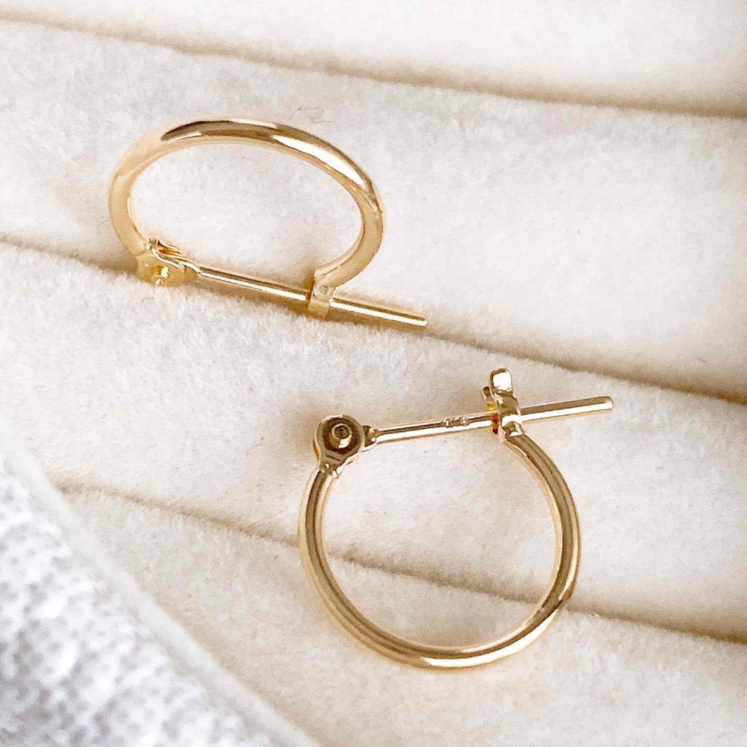 18金【1×10mm 定番フープピアス】イエローゴールド K18刻印入 新品！