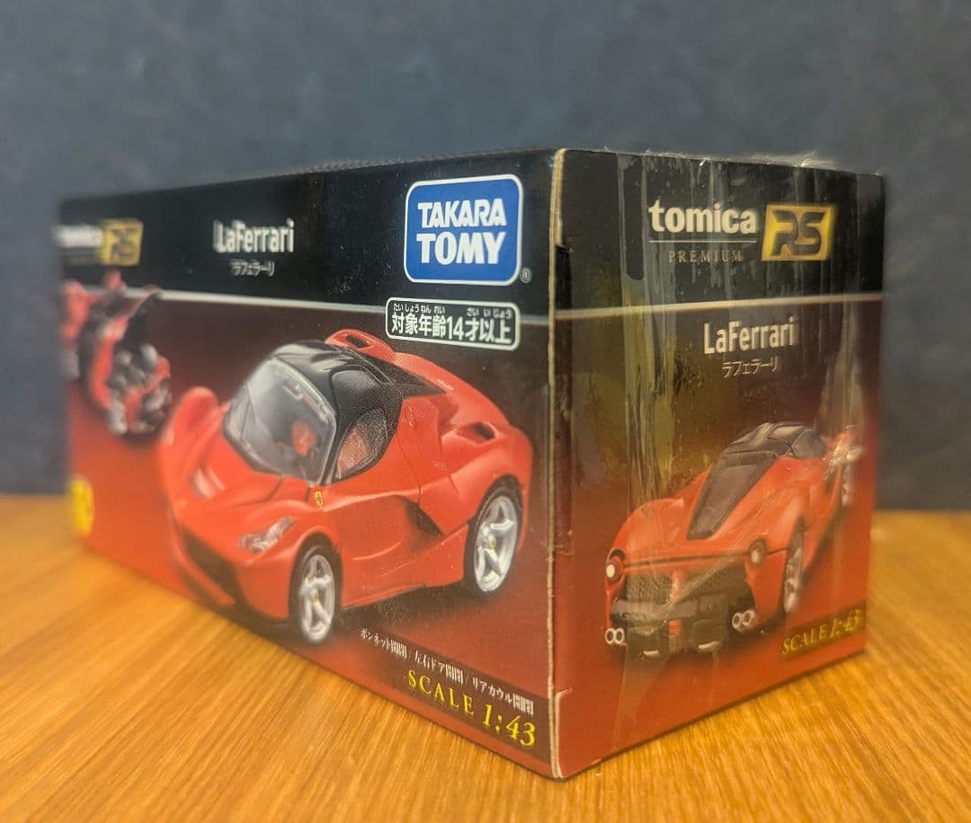 トミカ RS ラフェラーリ　新品未開封