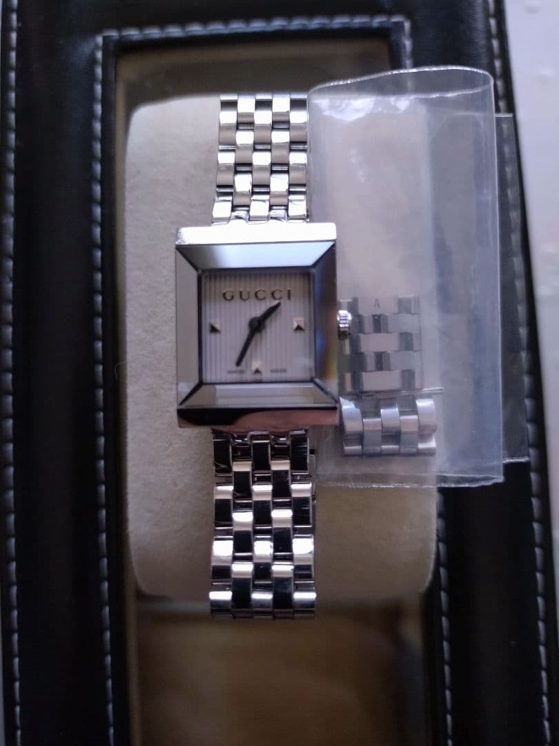 GUCCI 128.4 シルバースクエア レディース腕時計
