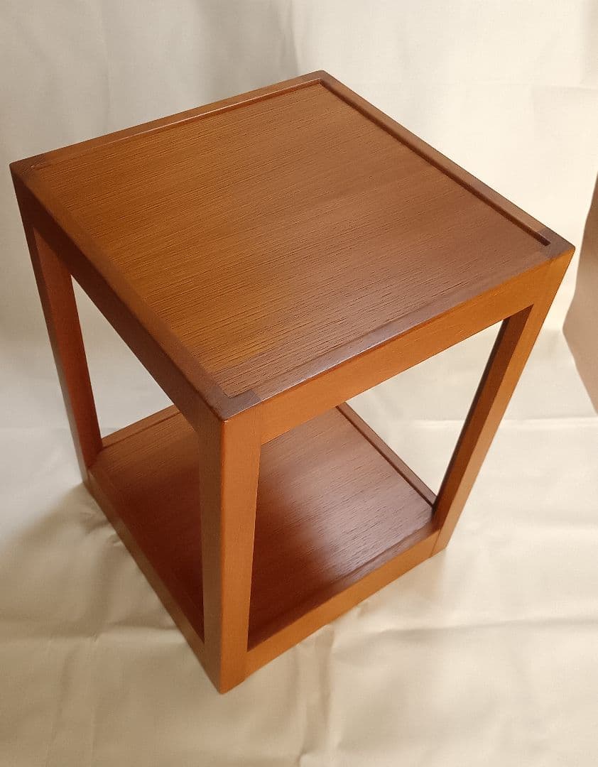 デンマーク　Artex社製チーク材　置台・サイドテーブル　北欧家具