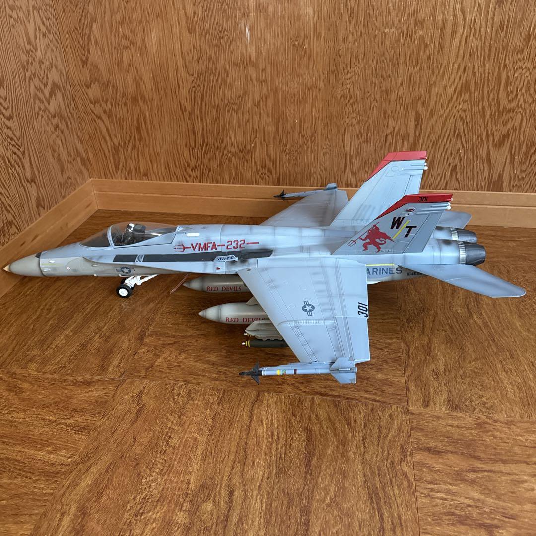 ELITE FORCE F/A-18 HORNET 1/18 スケールモデル
