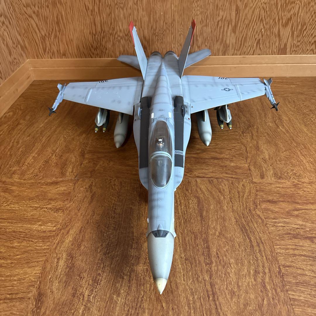 ELITE FORCE F/A-18 HORNET 1/18 スケールモデル