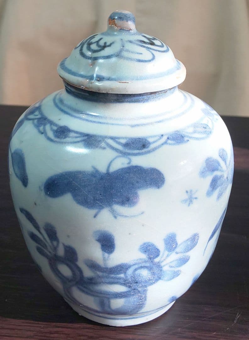中国美術 明時代 白磁 漳州磁器壺 染付花蝶模様 陶磁器 茶壺