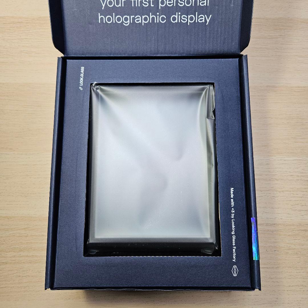 Looking Glass Portrait ホログラフディスプレイ