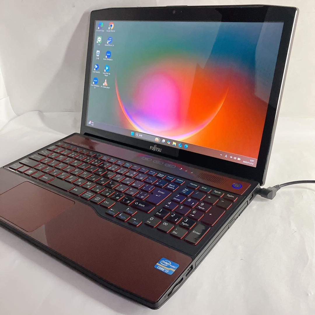 富士通 ノートPC Corei7 SSD512GB 8GB Win11